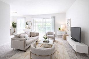 Monarch Crossing in Newport News, VA - Building Photo