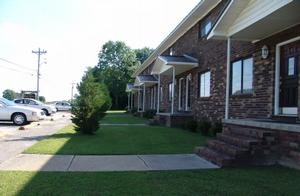 Royal Meadow Townhouse Apartments in Calhoun, GA - Building Photo - Building Photo