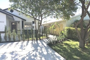 3532 N Dixie Hwy in Boca Raton, FL - Building Photo