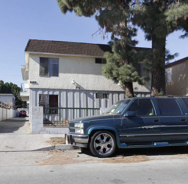 6655 Camellia Ave in North Hollywood, CA - Building Photo - Building Photo