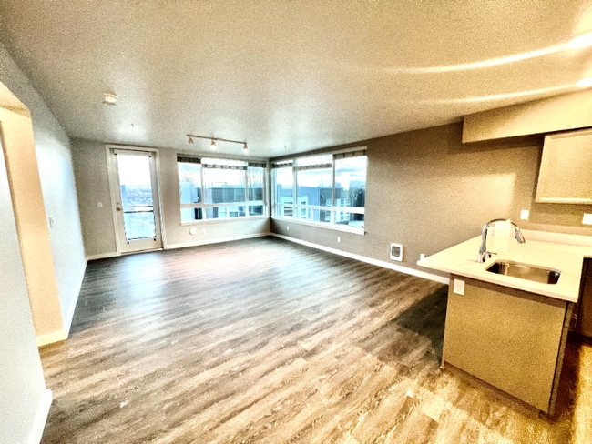 2330 Yakima Ct in Tacoma, WA - Building Photo - Building Photo