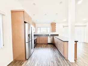 1237 Nutwood Ave in Fullerton, CA - Building Photo - Building Photo