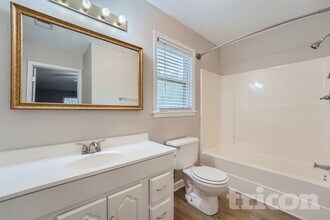 4 Stonehenge Ct in Cartersville, GA - Foto de edificio - Building Photo