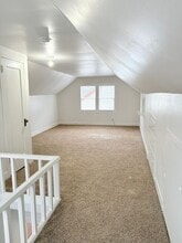 131 NE Buffalo St in Portland, OR - Building Photo - Building Photo