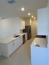 3000 Park Pl in Dania Beach, FL - Building Photo - Building Photo