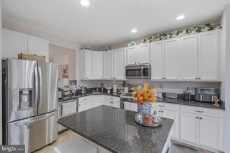 20751 Bridalveil Falls Terrace in Sterling, VA - Building Photo - Building Photo