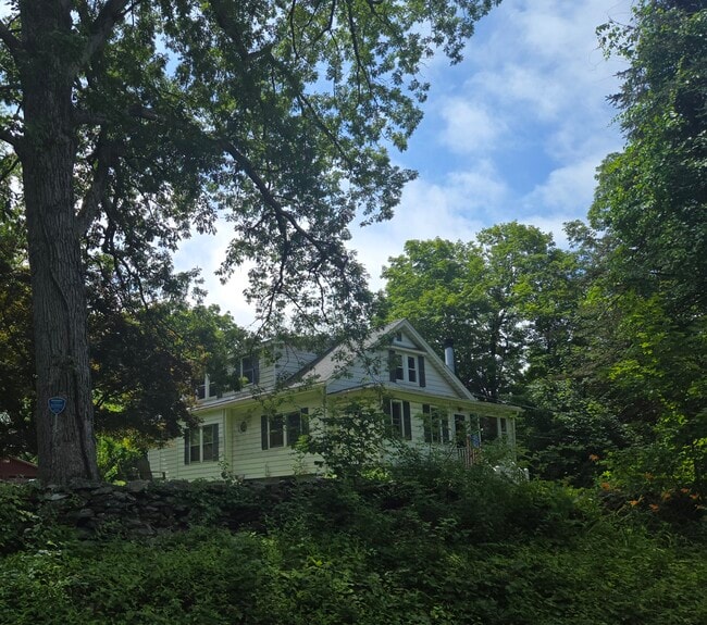 275 Silver Hill Rd, Unit 2
