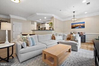 7135 Huntley Creek Pl in Alexandria, VA - Foto de edificio - Building Photo