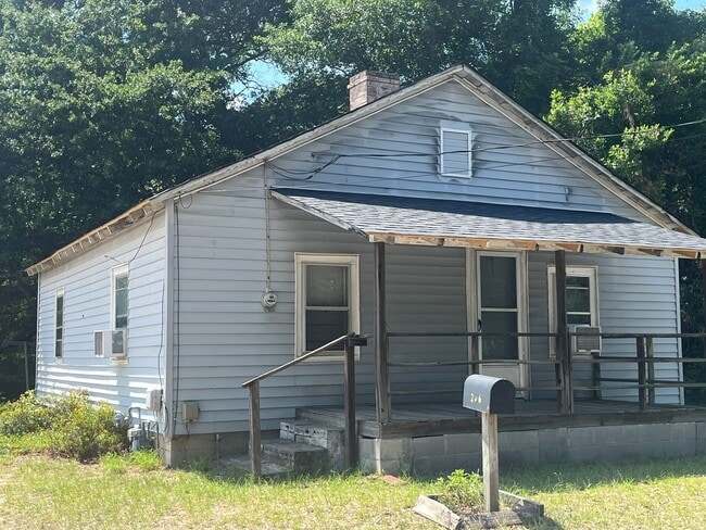 property at 206 Derrick St