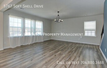5767 Soft Shell Dr in Lancaster, SC - Building Photo - Building Photo