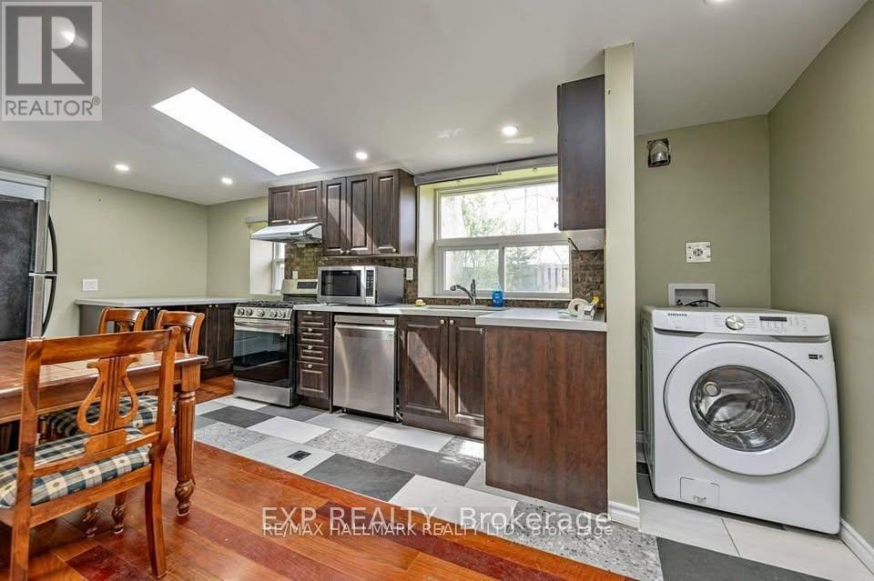 692-692 Birchmount Rd in Toronto, ON - Building Photo