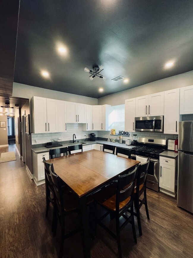 property at 1428 S Central Park Ave