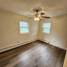 253 Elm St in Warwick, RI - Building Photo - Building Photo