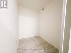 120 Broadway Ave in Toronto, ON - Building Photo - Building Photo