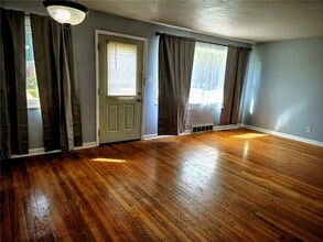 9135 Harold Dr in St. Louis, MO - Building Photo - Building Photo