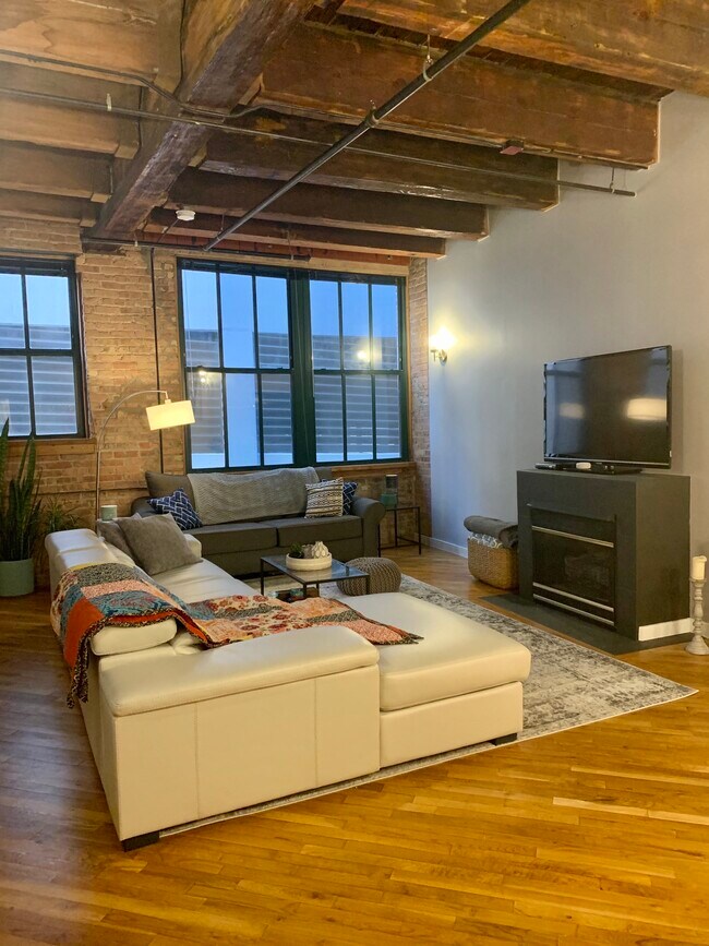 732 S Financial Pl, Unit 507 in Chicago, IL - Building Photo - Building Photo