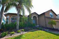 1111 Kingfish Pl in Apollo Beach, FL - Foto de edificio - Building Photo