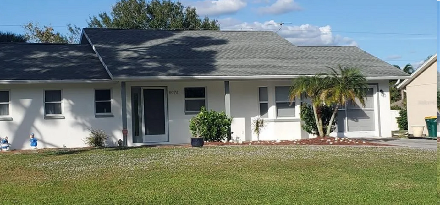 9372 San Bernandino Ave in Englewood, FL - Foto de edificio