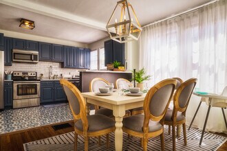 715 Grandin Rd in Charlotte, NC - Foto de edificio - Building Photo