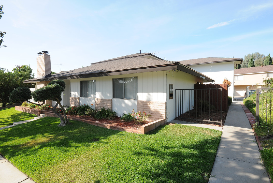 1641 Via Mirada in Fullerton, CA - Building Photo