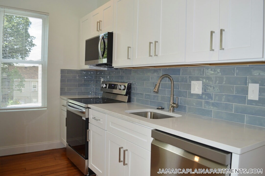 370b Centre St in Boston, MA - Foto de edificio