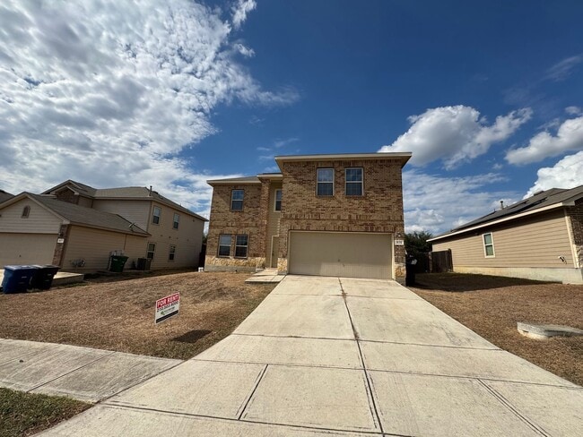 831 Lee Trevino in San Antonio, TX - Building Photo - Building Photo