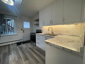 1148 Queen's Blvd in Kitchener, ON - Building Photo - Building Photo