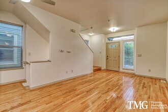 5325 NE 33rd Ave in Portland, OR - Building Photo - Building Photo