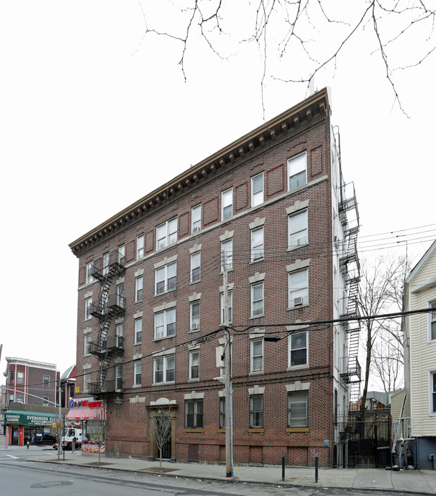 2840 Valentine Ave in Bronx, NY - Building Photo