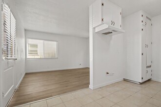 825 Obispo Ave in Long Beach, CA - Building Photo - Building Photo