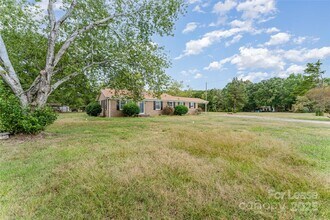14013 Eastfield Rd in Huntersville, NC - Building Photo - Building Photo