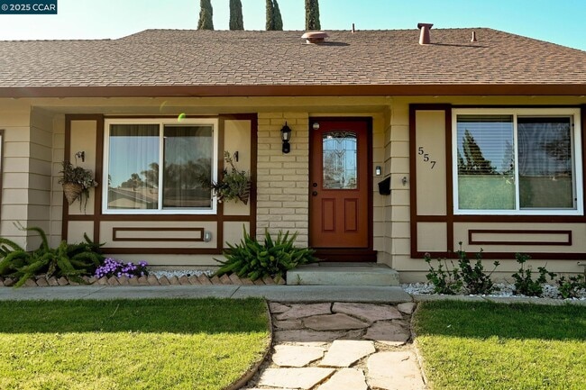 557 Alameda Dr in Livermore, CA - Building Photo - Building Photo
