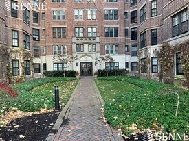 988 Memorial Dr, Unit 387 in Cambridge, MA - Building Photo