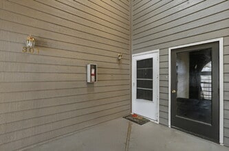 2575 S Syracuse Way in Denver, CO - Foto de edificio - Building Photo