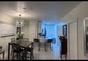 400 NW 60th Way in Hollywood, FL - Building Photo