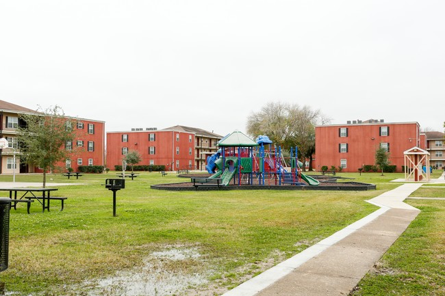 SUNFLOWER TERRACE APARTMENTS in Houston, TX - Foto de edificio - Building Photo