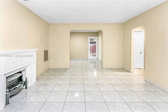 1015 Cortez St in Coral Gables, FL - Building Photo - Building Photo