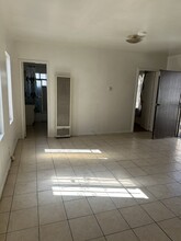 408 N St Louis St in Los Angeles, CA - Building Photo - Building Photo