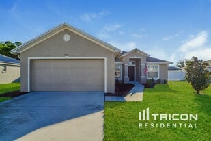 4520 Magnolia Preserve Ln in Winter Haven, FL - Building Photo