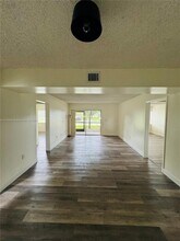 701 N Pine Island Rd in Plantation, FL - Building Photo - Building Photo