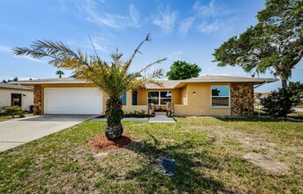 7112 Vista Way in Port Richey, FL - Building Photo - Building Photo