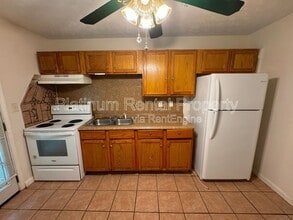 541 Springwood Dr in Forest Park, GA - Building Photo - Building Photo