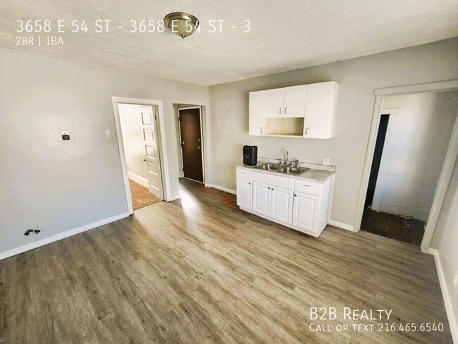 3658 E 54th St in Cleveland, OH - Building Photo - Building Photo