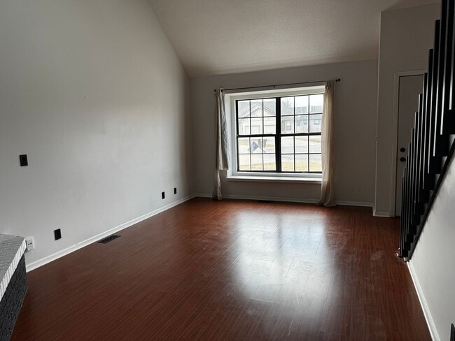 3250 N Longfellow Ct in Wichita, KS - Foto de edificio - Building Photo