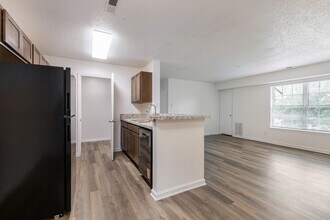 Wilton Farm Apartments in Charlottesville, VA - Building Photo - Building Photo