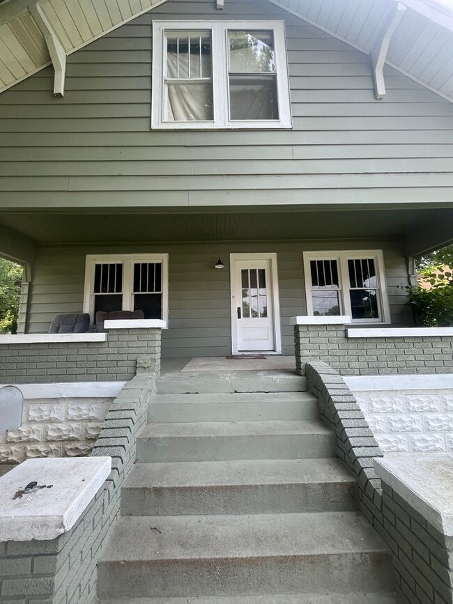 property at 522 W Harrison Ave