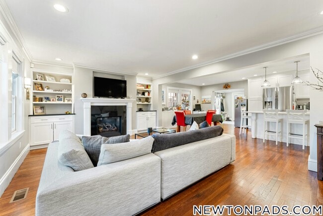 property at 8 Vernon St