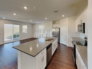 296 Yasmin Daylily Pl in Henderson, NV - Building Photo - Building Photo