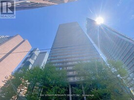 37 Grosvenor St in Toronto, ON - Building Photo