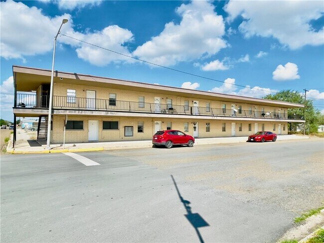 1002 Miller Ave in Donna, TX - Building Photo - Building Photo